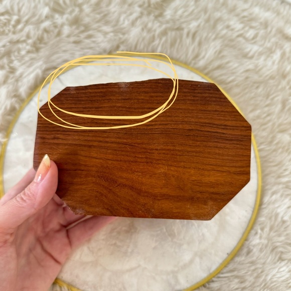 Vintage Wood Trinket Box with Brass Inlay - Picture 9 of 14